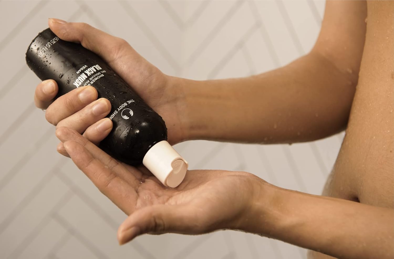 The Body Shop Black Musk Body Wash, 8.4 Fluid Ounce