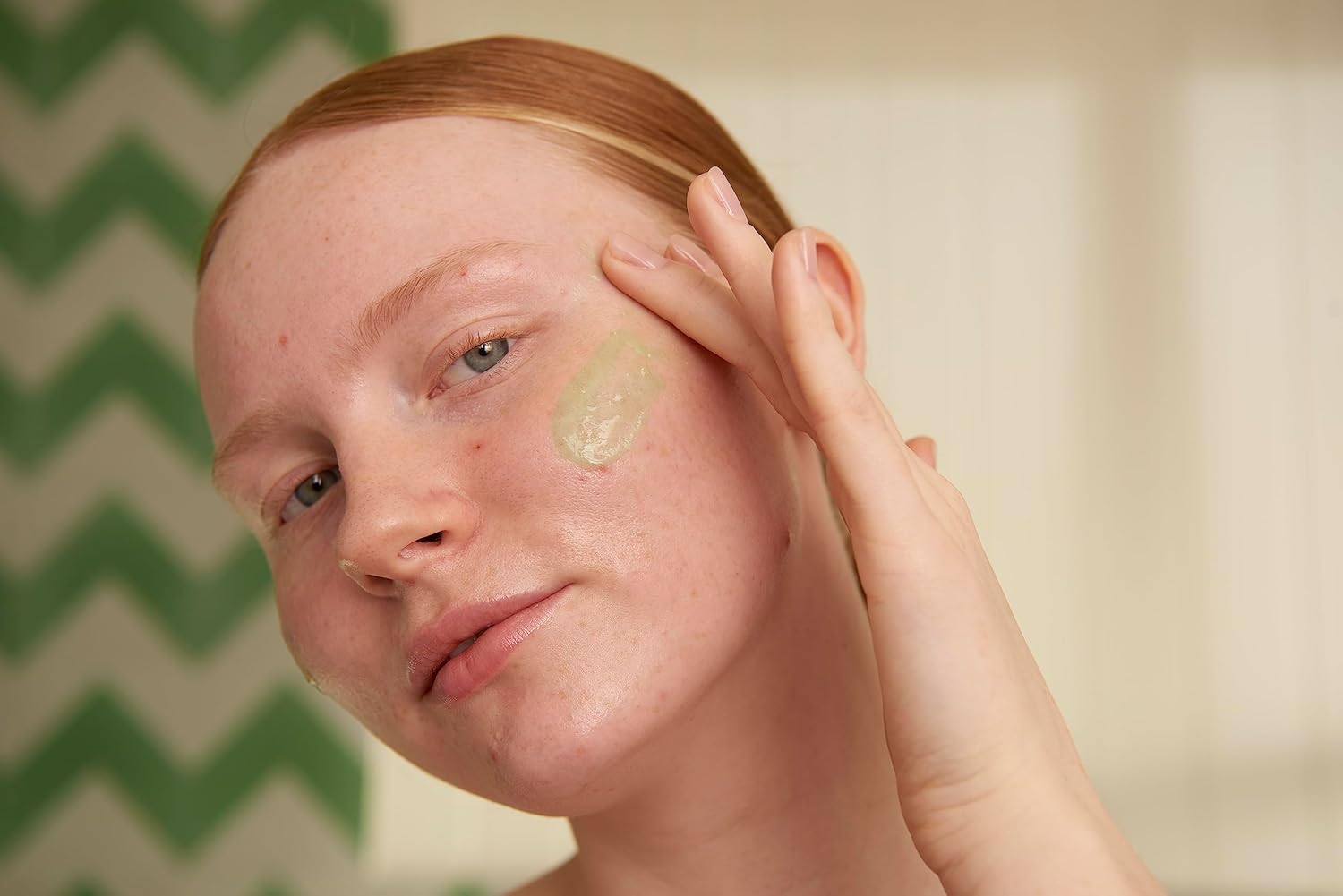 The Body Shop Tea Tree Skin Clearing Daily Face Scrub - Exfoliating and Purifying For Blemished Skin - Vegan - 4.2 Fl Oz