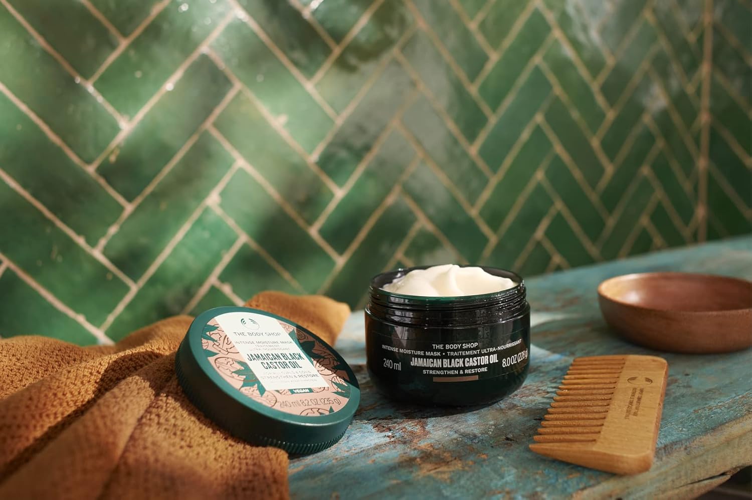 The Body Shop Jamaican Black Castor Oil Hair Mask - Strengthen and Restore For Curls and Coils - Vegan - 8 Oz